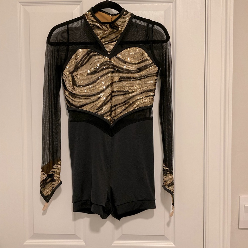 Weissman Black and Gold Sequin Performance Outfit